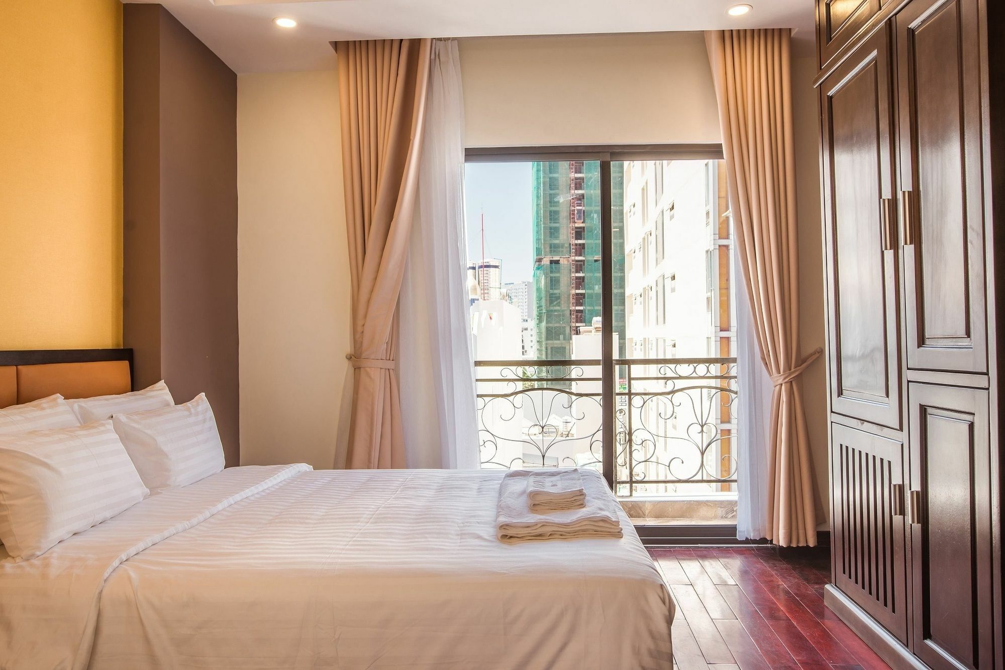 Aladin Hotel Nha Trang Exteriör bild